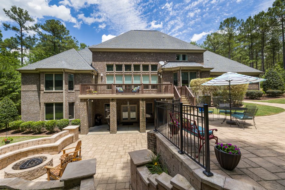 Outdoor fire pit and seating area